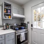 Entire 3Bdr Home W/Parking, Backyard, Firepit, Bbq
