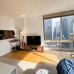 Midtown Manhattan Luxury 1Br With Skyline Lifestyle