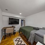 Double Room With Shared Bathroom In Times Square
