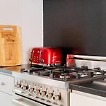 E10-2 Designer East Village Townhouse 1Br W D