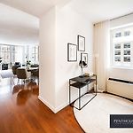 Luxurious Apartment In Times Square Nyc - 30-Day Min Stay