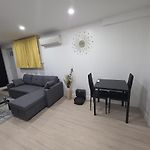 Luxury Stay In Si Near Rumc, Zoo And Restaurants