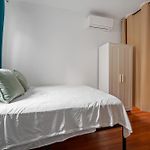 Upper East Side Luxury 3Br 2B 1700 Square Feet