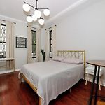 Cozy Studio Near Central Park!, June To Aug 90 Days Stay Required