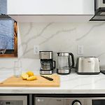 48 Midtown West Apt
