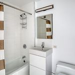 Midtown 2Br W Gym Doorman Nr Theater District Nyc-1226