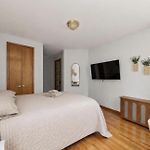 The Nyc Value Room Near Times Square & Broadway - Private Room With Shared Bathroom
