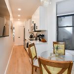 Modern 2Br Apartment Near Central Park