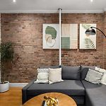 Stylish 2-Bedroom Stay In East Village