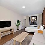 The Julian Vibe 8748