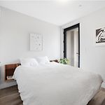 Modern Brooklyn Retreat W Balcony And City Views
