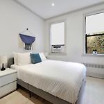 The Yorkville Vibe 8679