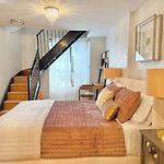 Gorgeous 2 Bedroom 2 Baths Nyc Oasis