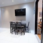 Comfy 2 Bedroom Apartment On Central Park West