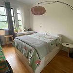 Cozy 2 Bedroom Apt In Manhattan