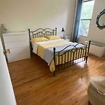 Cozy 2 Bedroom Apt In Manhattan
