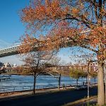 Spacious 2-Bedroom Apartment Near Subway - Easy Manhattan Access
