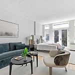 Luxe Studio W Juliet Balcony In Upper East
