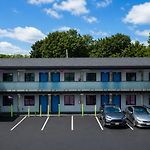 Hotel Opus Bronx Near Bay Plaza Mall