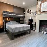 New York City Private Bedroom Near The Free Ferry Boat!