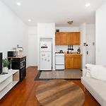 Chic One Bedroom Retreat In Downtown Manhattan