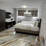 The Essence Hotel At Jfk