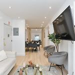Designer Seaport Apartment - Sleeps 14
