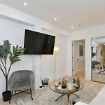Designer Seaport Apartment - Sleeps 14