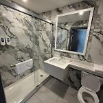 Skylux Hotel - Long Island City