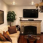Luxury Pre-War Townhouse Bronx 5Br