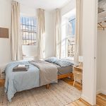 Modern 2Br Near Laguardia & Subways