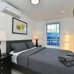The New York Minute Apt -3 Bedrooms -Sleeps 13