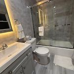 Private Room With Bath Near Laguardia Airport Lga
