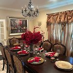 Luxury Pre-War Townhouse Bronx 5Br