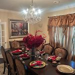 Luxury Pre-War Townhouse Bronx 5Br