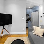 Stylish Manhattan Retreat Near Nyc Landmarks