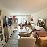 Spacious And Beautiful Apartment At Central Park West!