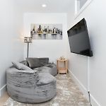 Chic 2Br Steps To Central Park