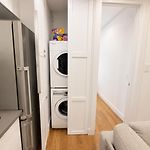 L.E.S 2Bd Wd Central Air Heated Floors