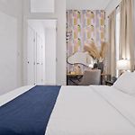 2 Bedroom Quite & Cozy Unit Next To Central Park