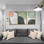Stylish Manhattan Retreat Near Nyc Landmarks