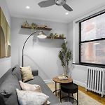Stylish Manhattan Retreat Near Nyc Landmarks