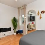 Prime West Village Hideaway Studio - Walk Everywhere