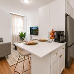 Stylish Apartment In Park Slope Near Train