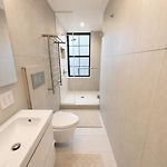 L.E.S 2Bd Wd Central Air Heated Floors