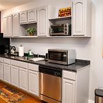 Fabulous 1 Bedroom In Manhattan