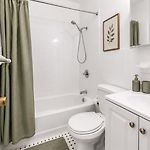 Stylish Apartment In Park Slope Near Train