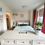 Spacious And Beautiful Apartment At Central Park West!