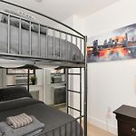 Elegant 2 Bedroom Retreat Near Central Park