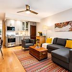 Stylish Harlem Duplex With Private Patio Near Central Park